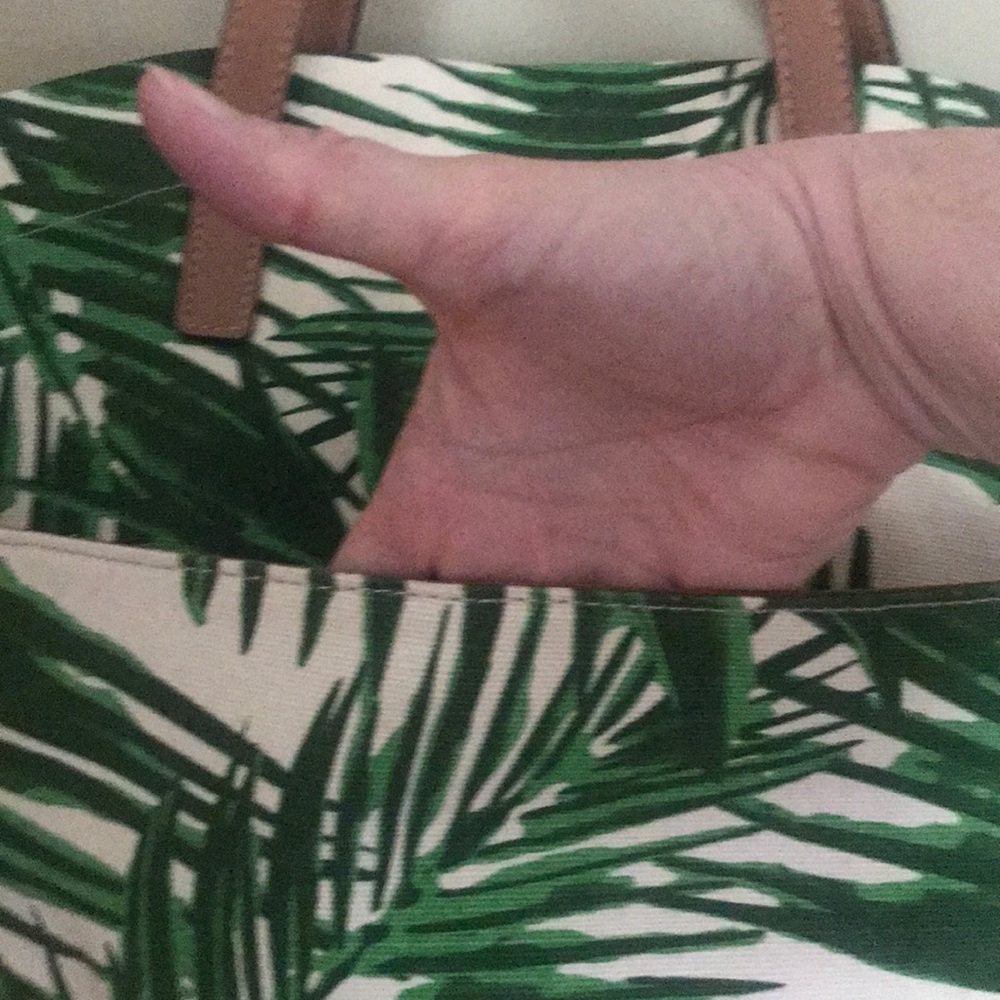 NWOT Gorgeous summer palms tote bag/ final price cut - Picture 2 of 8